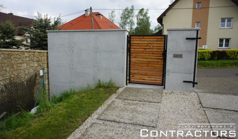 Murek i ogrodzenie z betonu architektonicznego