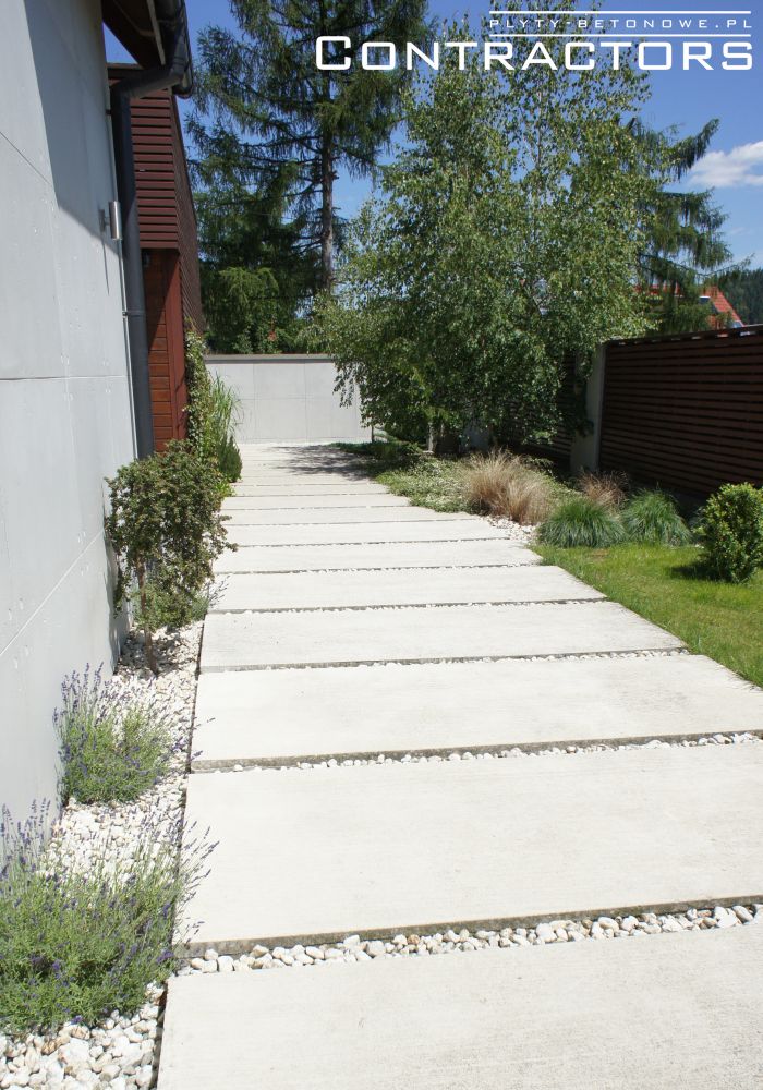 Beton architektoniczny w ogrodzie: ścieżki, alejki, strefy wypoczynku