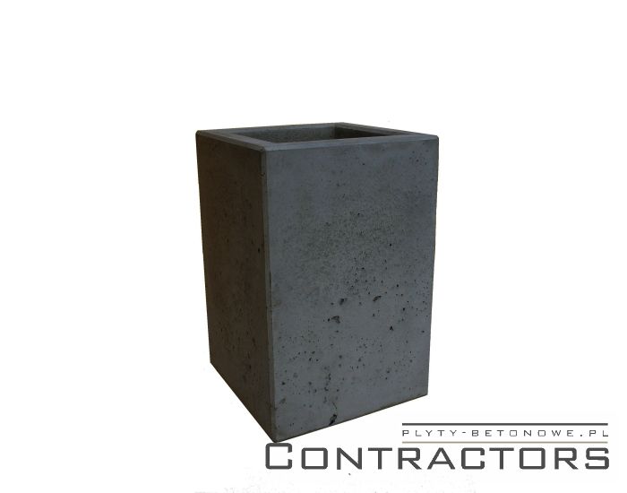 d-4.4.7 zbrojona donica z betonu 40x40cm wysokość 70cm