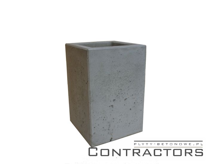 d-4.4.7 zbrojona donica z betonu 40x40cm wysokość 70cm